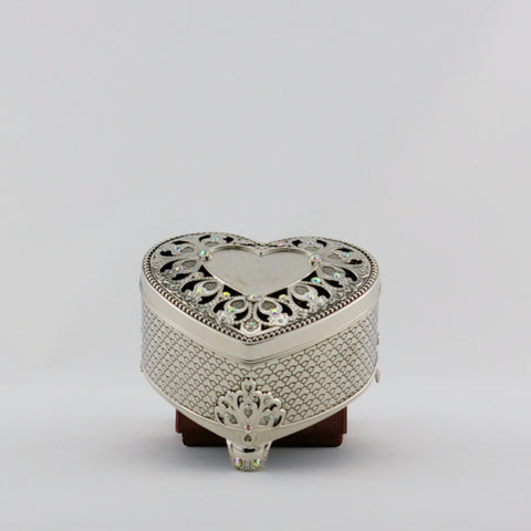 WJ40   SILVER HEART JEWELLERY / TRINKET BOX